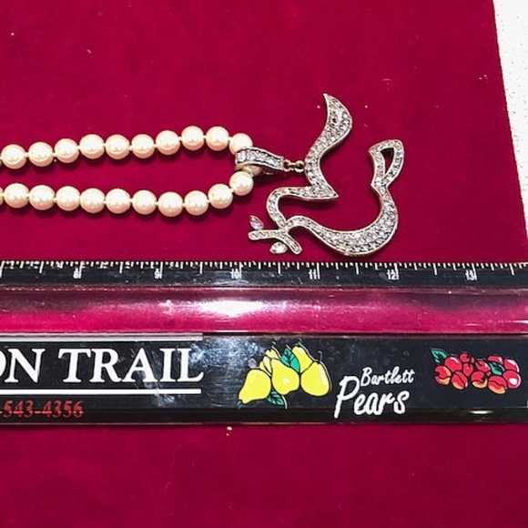 Heidi Daus 🆕 “Dazzling Dove” Swarovski Crystals Necklace - Picture 7 of 11